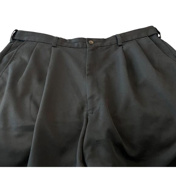 HAGGAR HIGH-RISE WALKING SHORTS, FRONT PLEATS, POCKETS, MENS-36-BLACK, FRONT ZIP - Picture 3 of 12